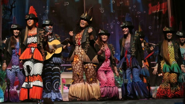 Comparsa-Peces-ciudad_1329777733_95381360_667x375